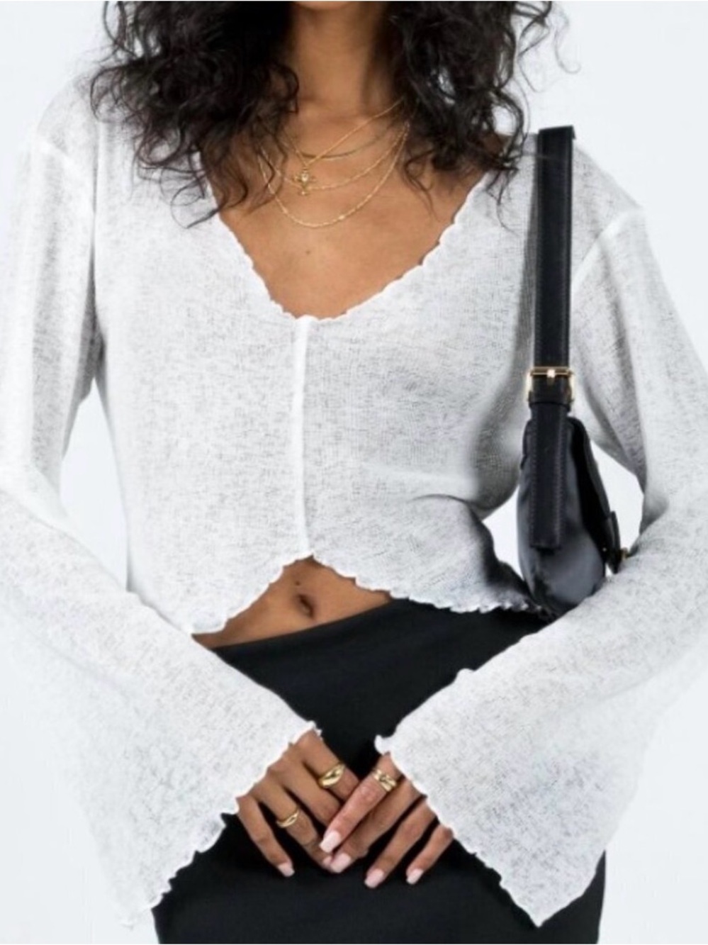 White Scallop-Edge V-Neck Long Sleeve Top